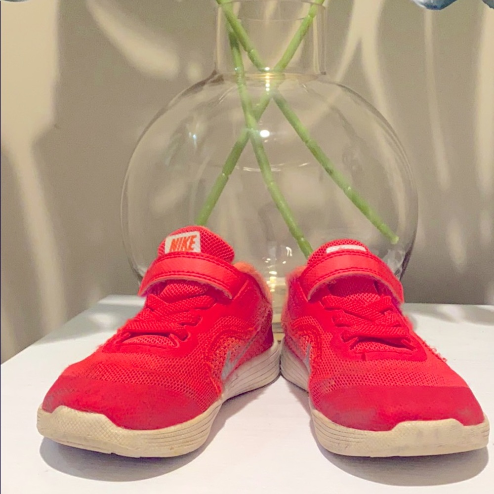 Neon pink Girls Nike sneakers size 9